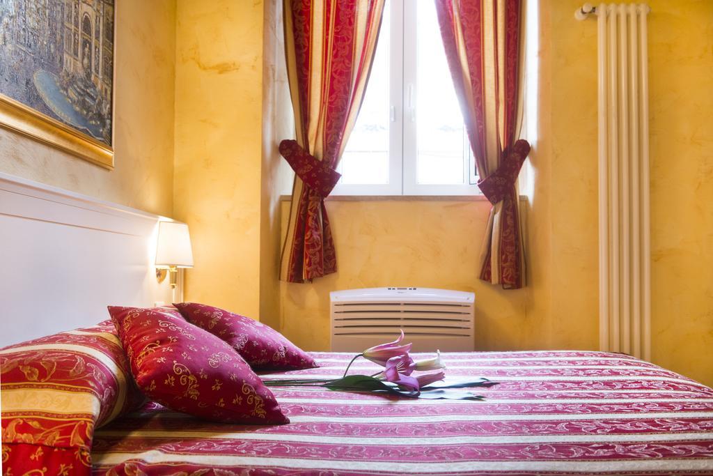 Bed and breakfast Domus Trevi 3*