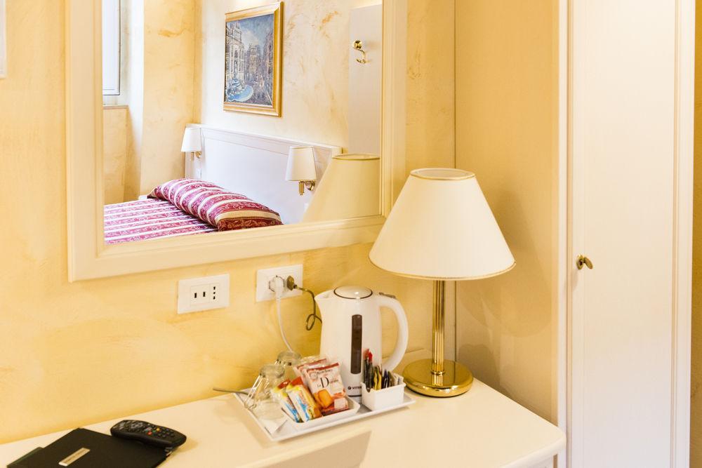 Domus Trevi Bed and breakfast 3*