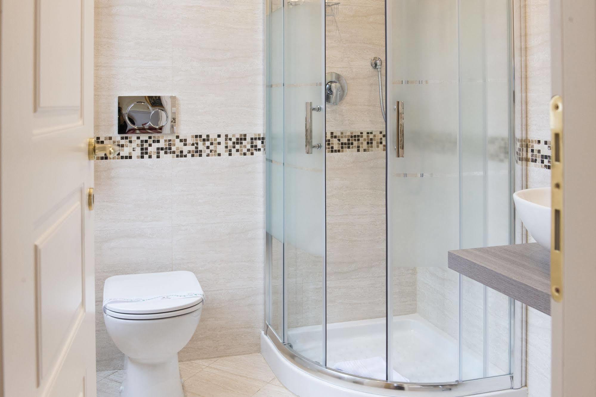 Domus Trevi 3* Rom