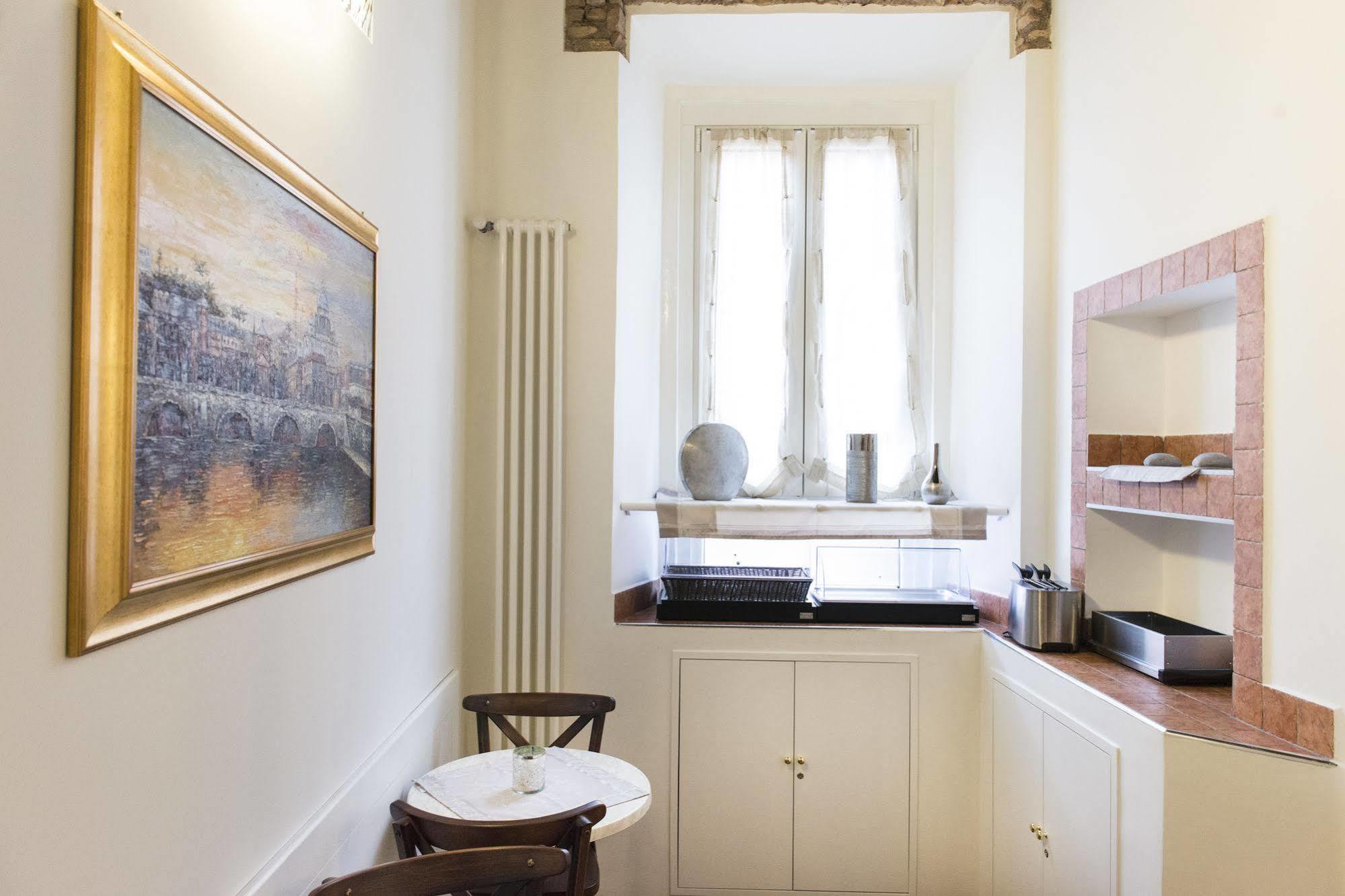 Domus Trevi Bed and breakfast