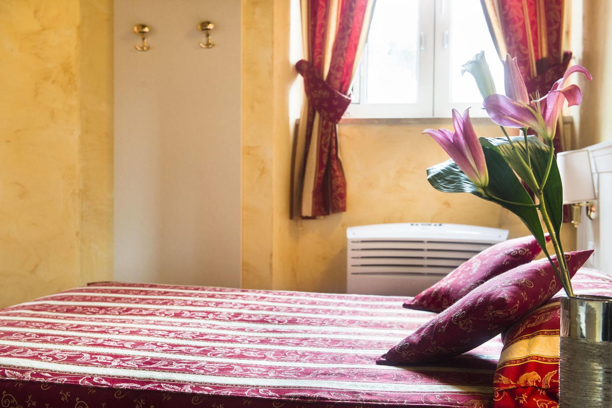 Domus Trevi Bed and breakfast Roma