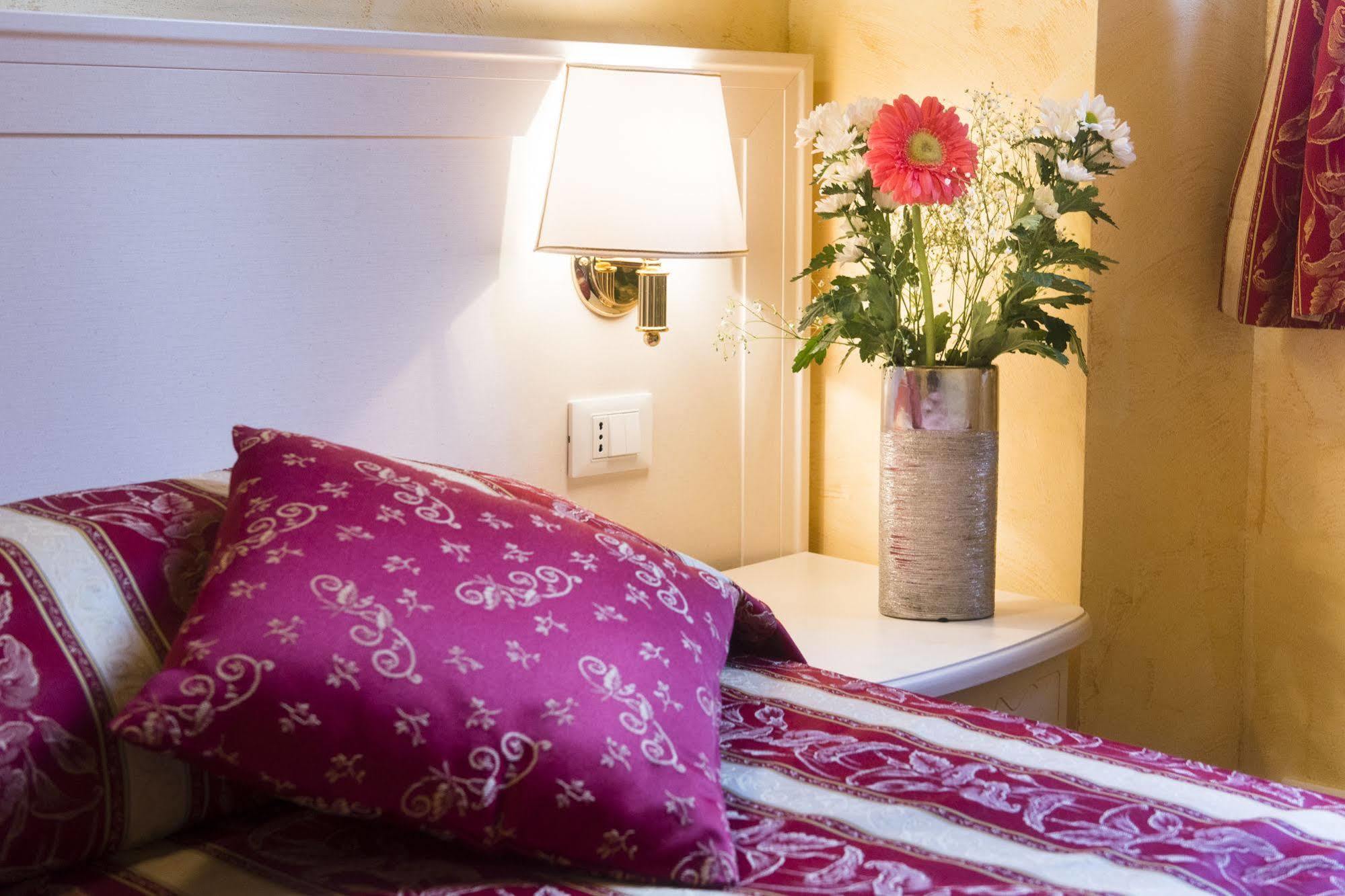 Bed and breakfast Domus Trevi 3*